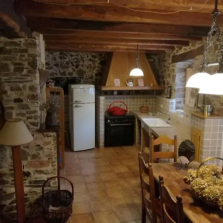 Alpesi faház Casa Rural El Rebusco Riego de Ambros